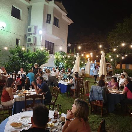 Hostal Asador Julian Brunete Exterior foto